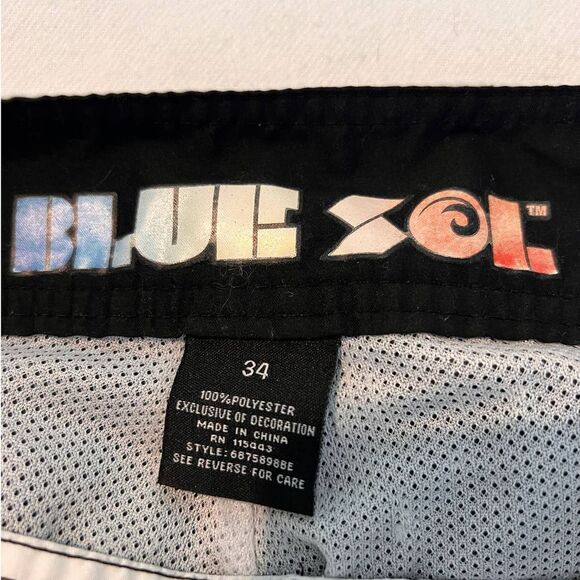 Blue Sol Black Winged Skull Board Shorts - 34 - Picture 4 of 8